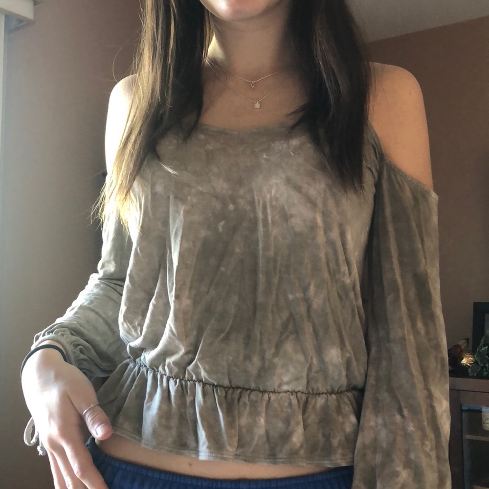 Blouse open shoulder